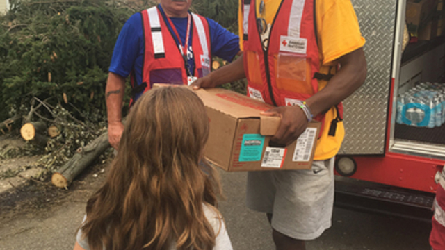 Pacers' Robinson lends a hand to Kokomo tornado victims