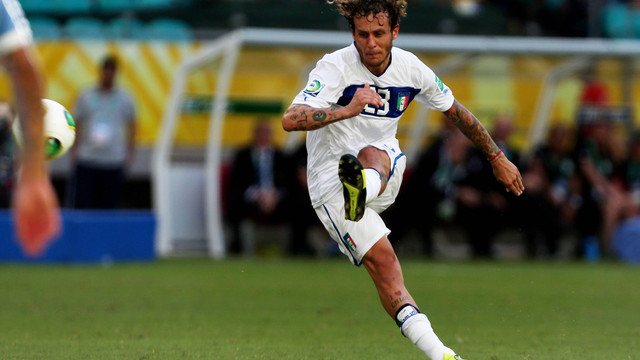 Diamanti back in Italy after signing with Palermo