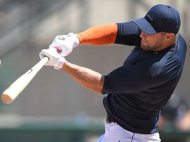 Watch: Tebow's 1st pro baseball workout