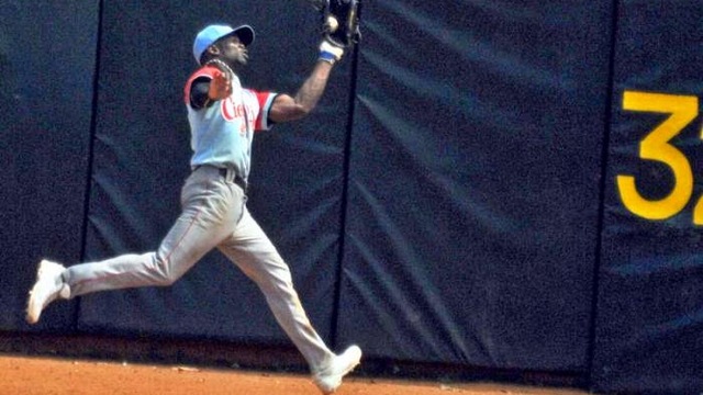 Report: Brother of Braves' Garcia defects, eyes MLB