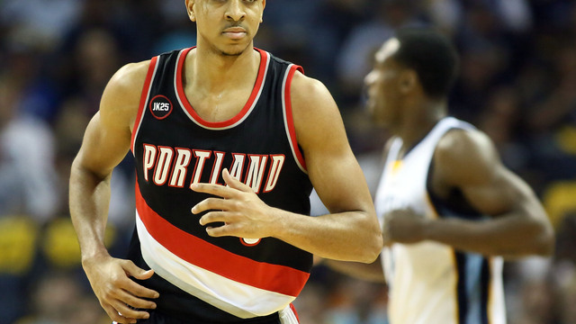 Blazers' McCollum says Stephen Curry can't guard him