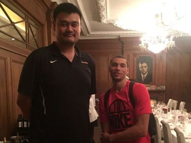 Yao dwarfs LaVine in Instagram photo