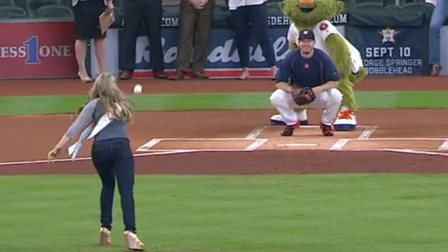 Miss Texas channels 50 Cent with terrible opening pitch