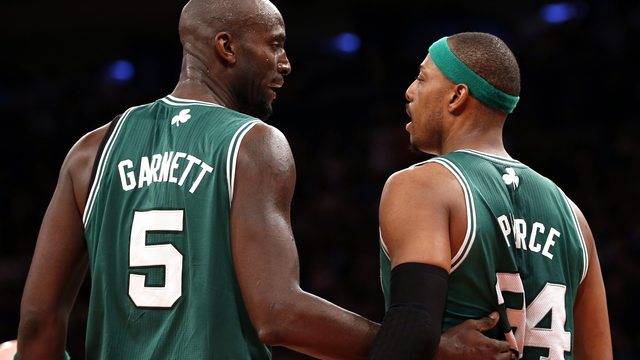 Watch: Pierce, Garnett reunite at Clippers practice