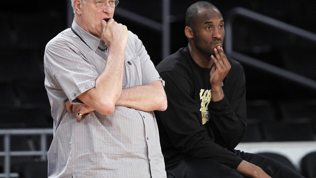 Jackson clarifies 'uncoachable' claim, says Kobe sensitive to criticism