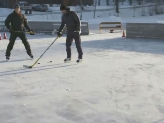 Watch: Peter Forsberg goes backhand shelf ... 1-handed