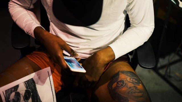 Kevin Durant gets a Rick James thigh tattoo
