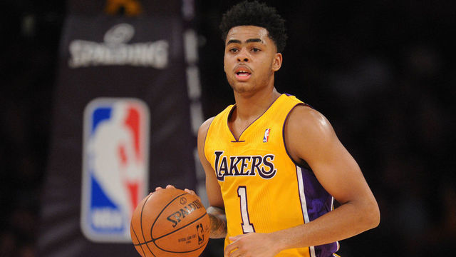 Watch: Lakers' Russell engrossed by flying bats at AT&T Center