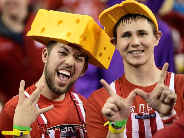 Best fan signs from 'College GameDay' at Lambeau