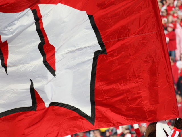 Wisconsin teams to wear university crest logo with black 'W'