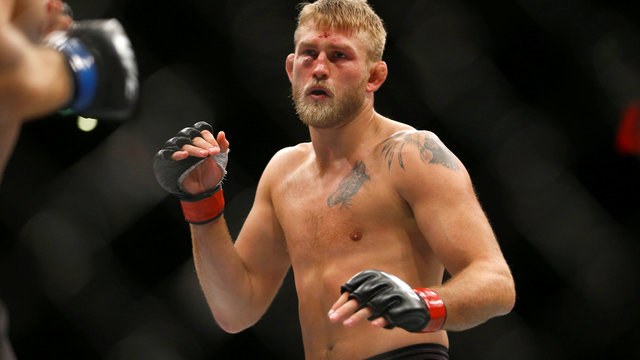 Gustafsson outwrestles Blachowicz for decision win at UFC Hamburg