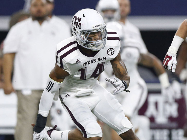 Watch Texas A&M's Justin Evans pops knee back into place after