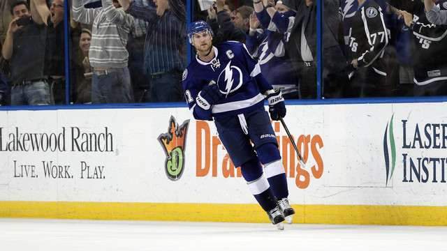 Watch: Lightning welcome Stamkos back after 10-month absence