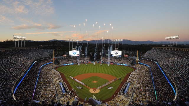 Report: Dodgers seeking $12M a year for naming rights to field