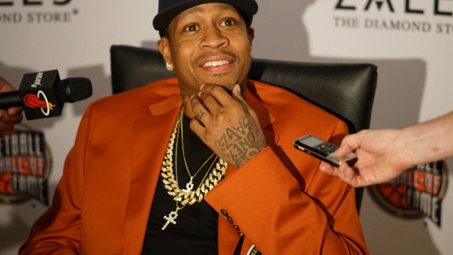 Iverson shows up late for Hall of Fame introductions