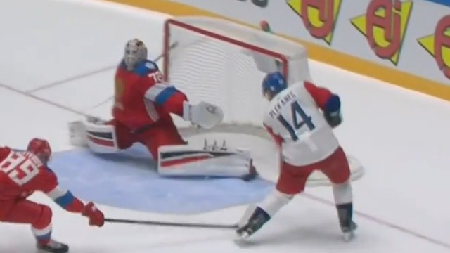 Bobrovsky makes sensational game-saving stop on Plekanec