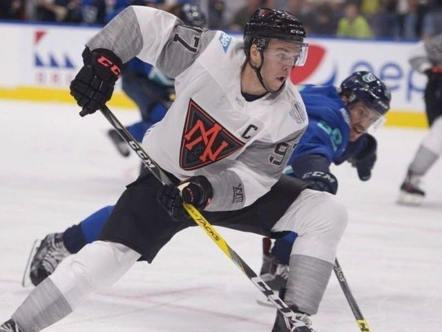 Gretzky: McDavid would handle Oilers captaincy 'with flying colors'
