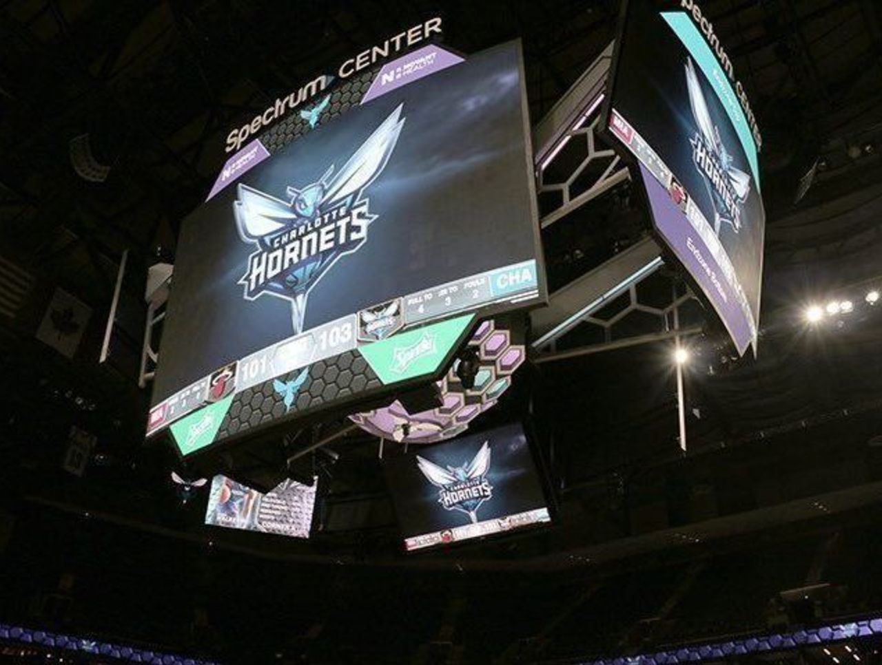 Charlotte Hornets Unveil Awesome New Court - Daily Snark