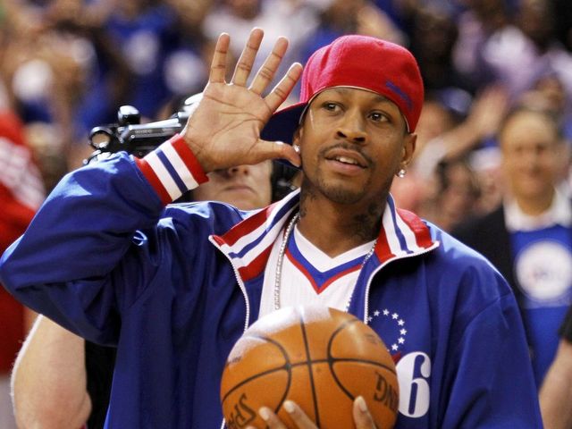 Watch: Iverson signs autographs for emotional fans in China
