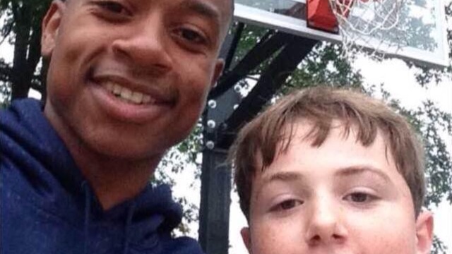 Celtics' Thomas surprises teen on playground