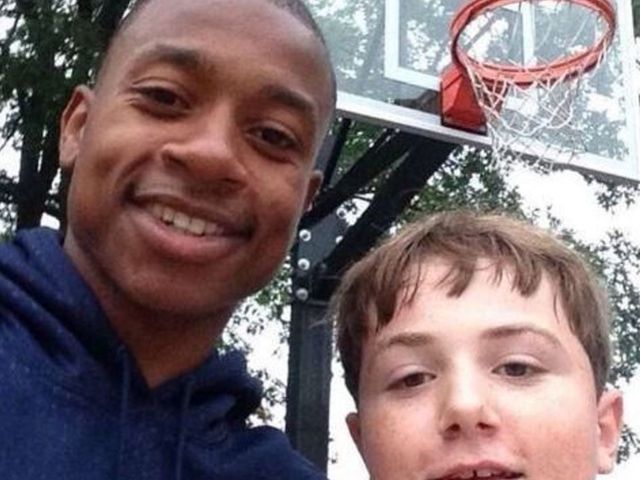 Watch: Thomas invites teen from playground to Celtics game