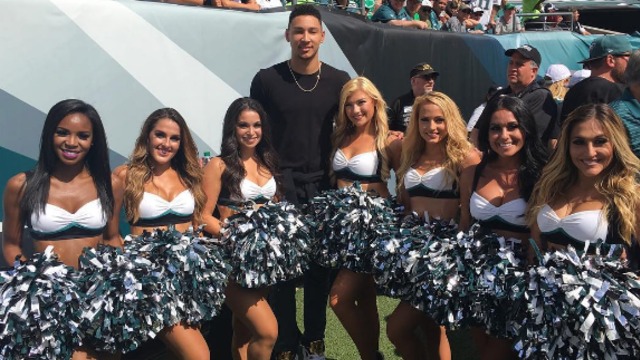Simmons jokes he'd crash Eagles-Browns game for billion RTs