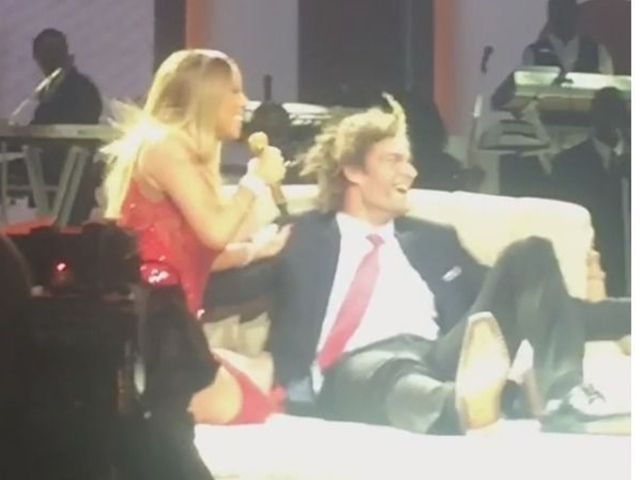 Bulls' Lopez gets serenaded by Mariah Carey in bed at concert
