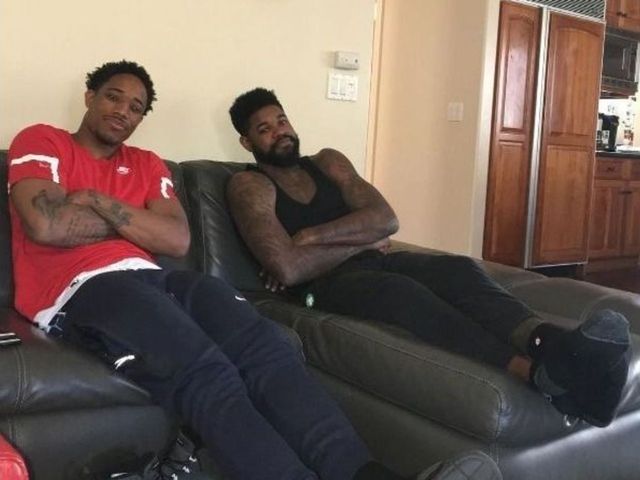 Lou Williams arrives home to find ex-teammates on couch