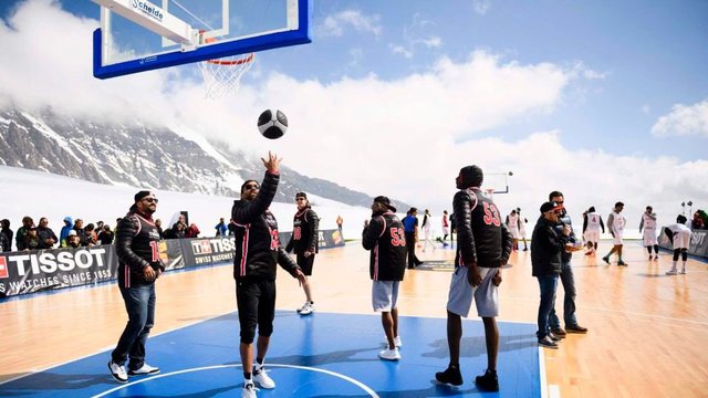 Tony Parker hosts basketball game atop glacier in Switzerland