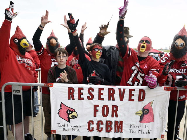 Best fan signs from 'College GameDay' at Louisville