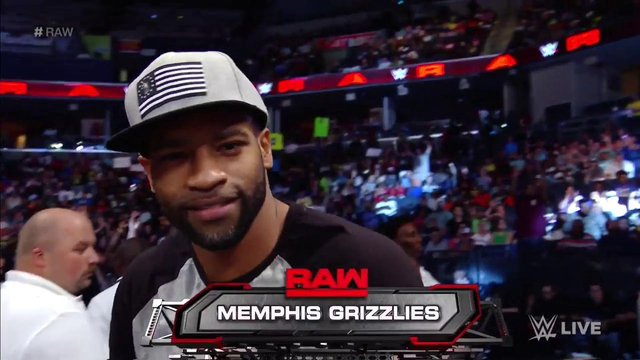 Vince Carter, Grizzlies attend 'Monday Night Raw' in Memphis