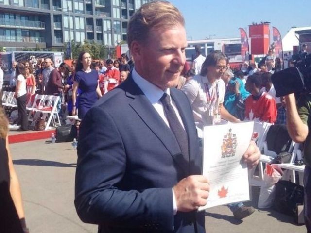 Daniel Alfredsson is officially Canadian