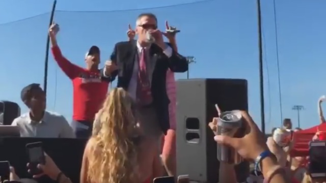 Rutgers' Hobbs looking to reinstate student tailgate parties