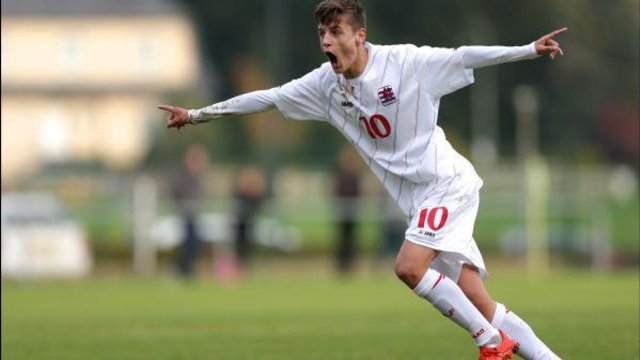 Metz's Thill becomes first 2000s-born player to make Ligue 1 debut