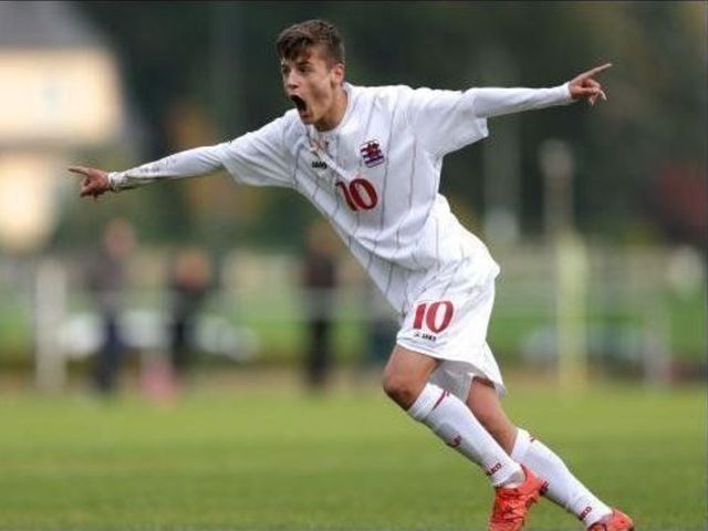 Metz's Thill becomes first 2000s-born player to make Ligue 1 debut