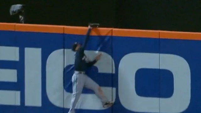 Watch: Statcast breaks down Inciarte's walk-off HR robbery