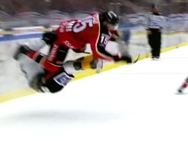 Senators prospect lands thunderous hip check in Swedish game