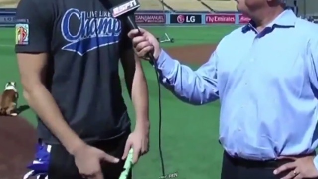 Klay Thompson videobombed by pooping dog at Dodger Stadium