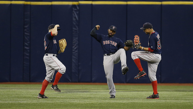 Betts does 'The Carlton' after Red Sox win 9th straight