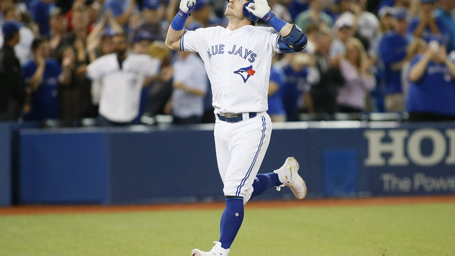 LeBron shouts out Donaldson for wearing Soldier cleats