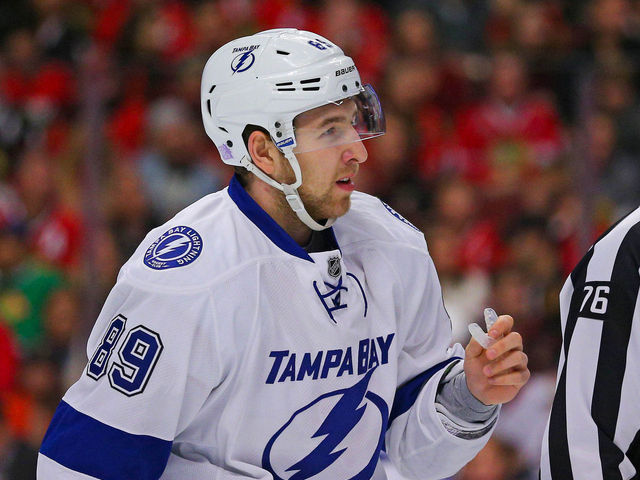 Lightning re-sign Nestorov to 1-year, $725K contract