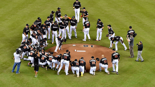 Marlins inscribe mound, rub dirt on pants in memory of Fernandez