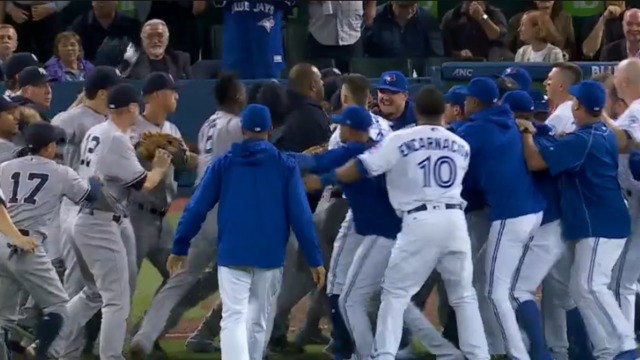 Blue Jays, Yankees clear benches after exchanging beanballs