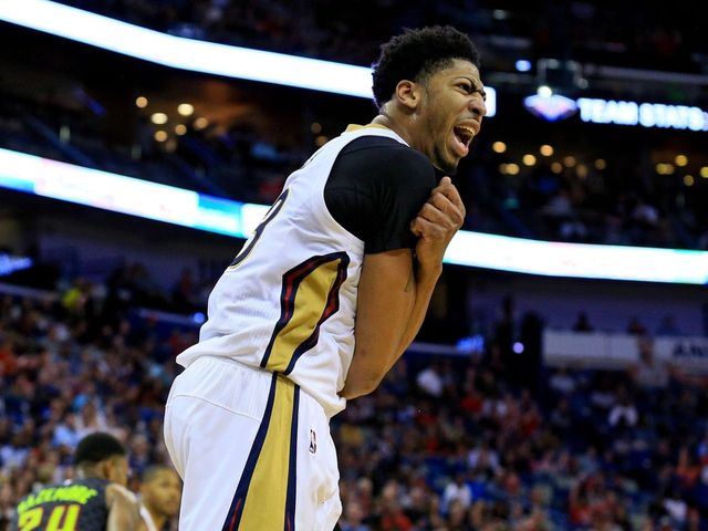 Anthony Davis says he's 1 inch taller this season