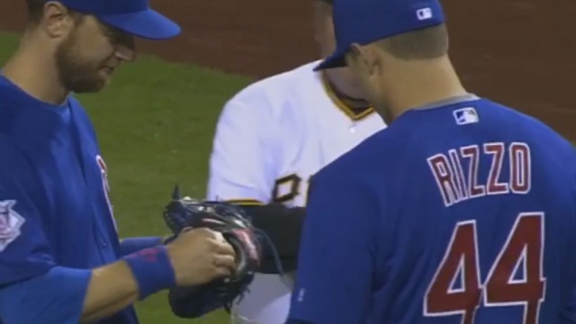 Hurdle forces Cubs infielders to swap gloves on defensive switch