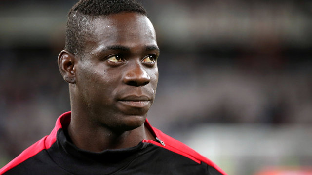 Watch: Balotelli slips during 20-yard finish to continue hot streak