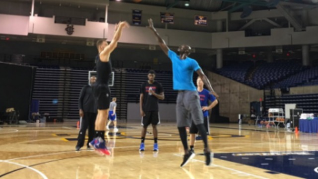 KG stops by Clippers training camp
