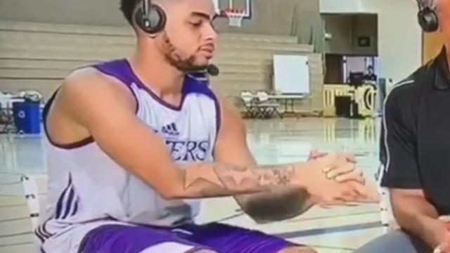Lakers' Russell recovers nicely after handshake snub