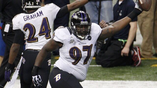 Former NFL defensive lineman Arthur Jones dies at 39