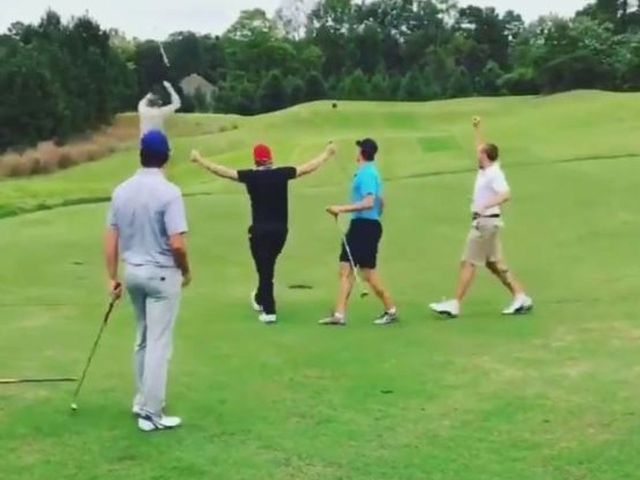 Kuznetsov unleashes hilarious celebration after draining putt